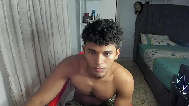 Snapshot of Fox2evans chatting on February 2026 01:29:02 PM Fox2evans online show from February 2026 01:29:02 PM