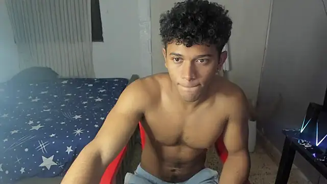 Snapshot of Fox2evans chatting on February 2026 07:56:02 PM Fox2evans online show from February 2026 07:56:02 PM