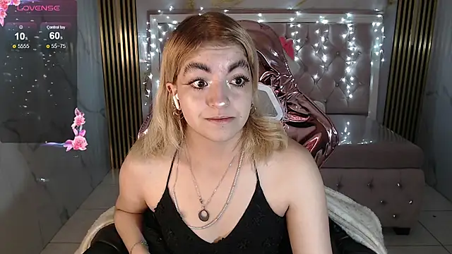 Snapshot of lili_conor_s chatting on October 2025 03:45:01 AM lili conor s online show from October 2025 03:45:01 AM