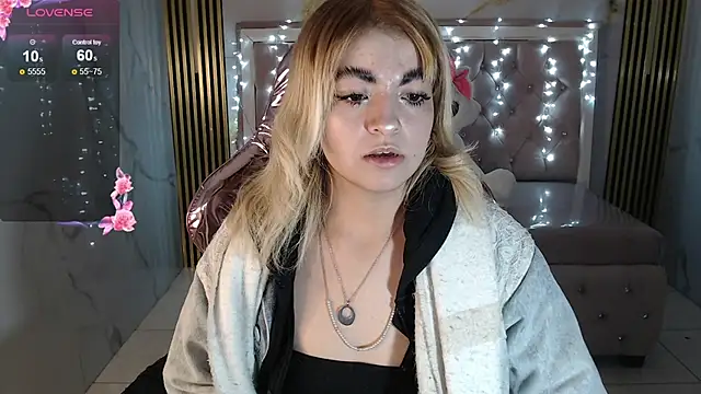 Snapshot of lili_conor_s chatting on October 2025 03:57:01 AM lili conor s online show from October 2025 03:57:01 AM