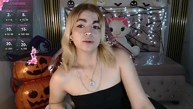 Snapshot of lili_conor_s chatting on October 2025 03:49:02 AM lili conor s online show from October 2025 03:49:02 AM