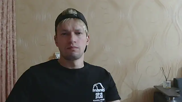 Snapshot of frama666 chatting on May 2026 08:28:02 PM frama666 online show from May 2026 08:28:02 PM
