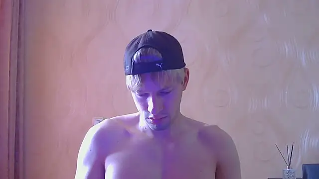 Snapshot of frama666 chatting on May 2026 09:04:01 AM frama666 online show from May 2026 09:04:01 AM