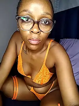 xxTatiannaxx online show from May 2026 10:07:01 PM
