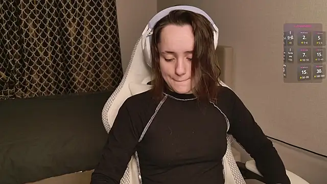 Luna Loveee online show from November 2025 04:11:02 AM