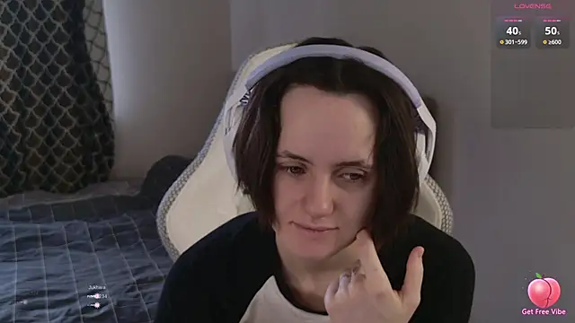 Luna Loveee online show from March 2026 04:02:02 AM