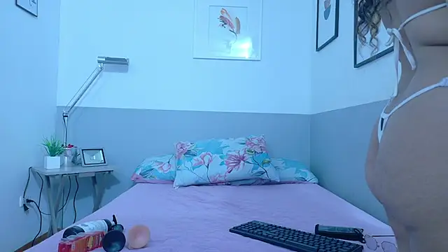 innocenthazel online show from March 2026 12:41:01 PM