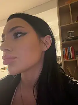 Snapshot of Mia_Splash chatting on February 2026 04:35:01 PM Mia Splash online show from February 2026 04:35:01 PM