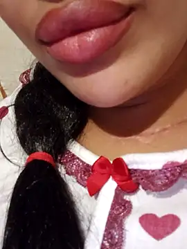 Sexlove1xo online show from November 2025 02:00:01 AM