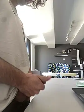 Snapshot of mikekmi21 chatting on March 2025 09:27:02 AM mikekmi21 online show from March 2025 09:27:02 AM