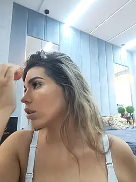 Bella Posh online show from October 2025 06:22:02 AM