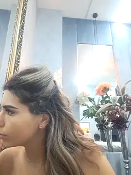 Bella Posh online show from October 2025 04:35:02 AM