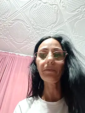 Snapshot of Ramona870 chatting on October 2025 06:43:02 AM Ramona870 online show from October 2025 06:43:02 AM