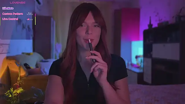 CherryRed Girl online show from April 2026 09:28:02 PM