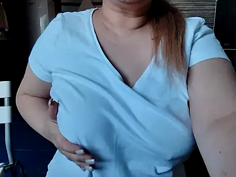 Snapshot of wife45bbw chatting on March 2025 12:57:01 PM wife45bbw online show from March 2025 12:57:01 PM