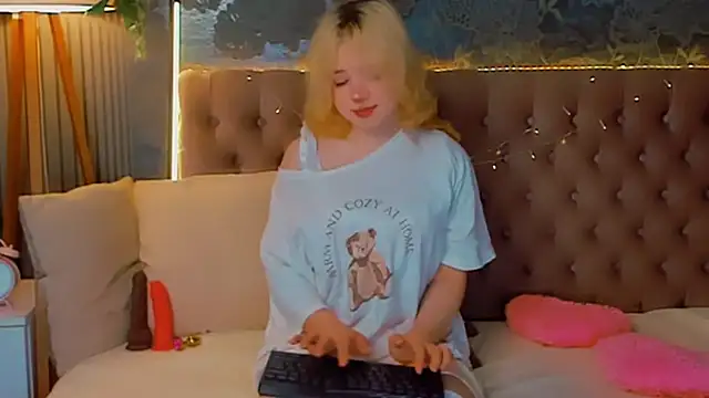 EmilyAngells online show from February 2026 06:55:02 AM