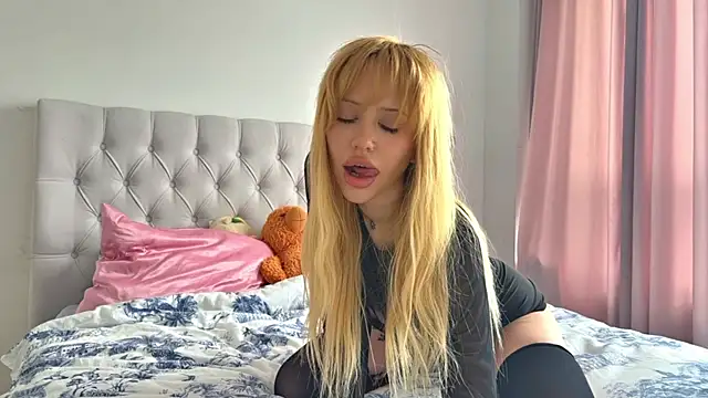  BunnyDollStella  online show from April 2026 07:02:01 AM