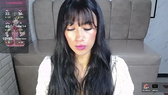 Isabella Collen v online show from November 2025 01:12:02 PM