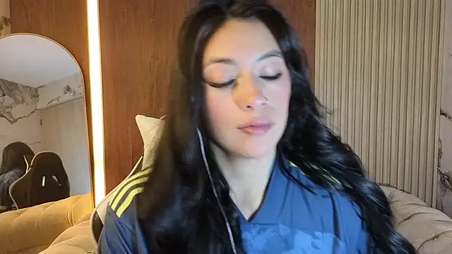 Snapshot of Isabella_Collen_v chatting on July 2026 01:06:01 PM Isabella Collen v online show from July 2026 01:06:01 PM