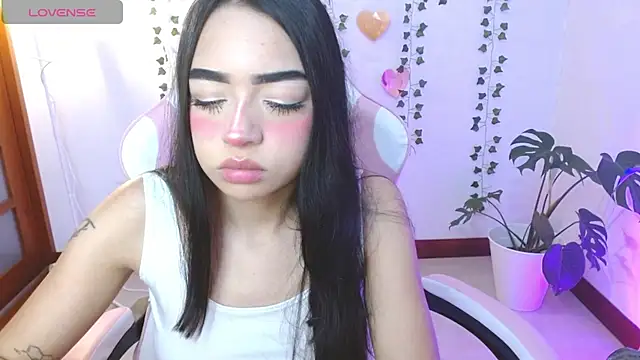 Snapshot of hellokitty__valery chatting on June 2026 11:50:02 PM hellokitty valery online show from June 2026 11:50:02 PM