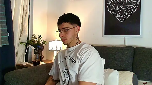 thomyafar online show from March 2026 01:43:02 AM