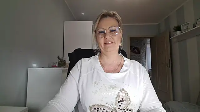 DianaLive online show from March 2026 10:33:01 AM