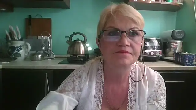 Snapshot of Heidi-Helga chatting on September 2025 01:27:01 PM Heidi-Helga online show from September 2025 01:27:01 PM