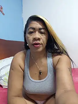 Snapshot of Tocameamor chatting on May 2026 01:36:02 AM Tocameamor online show from May 2026 01:36:02 AM