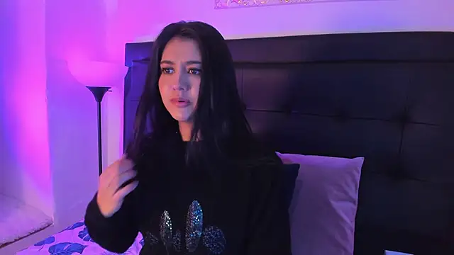 Madyson18 online show from September 2025 12:28:01 PM