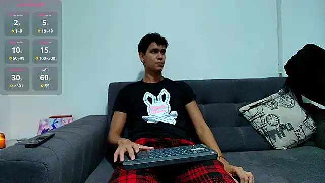 Snapshot of Maximiliano__Fire chatting on April 2026 03:24:02 AM Maximiliano Fire online show from April 2026 03:24:02 AM