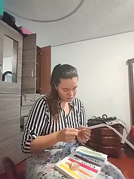 krolay16 online show from November 2025 04:05:01 PM