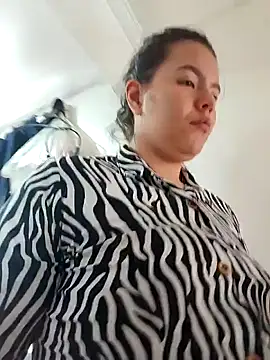 krolay16 online show from December 2025 06:49:01 PM