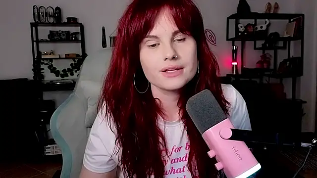 Della Ideal online show from April 2026 06:14:02 PM