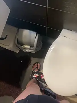 Snapshot of rogerdik76 chatting on September 2025 07:07:01 AM rogerdik76 online show from September 2025 07:07:01 AM