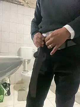 rogerdik76 online show from March 2026 06:21:01 AM