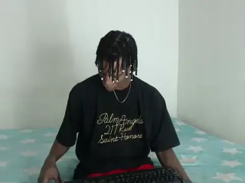 thomas love11 online show from March 2025 05:00:02 AM