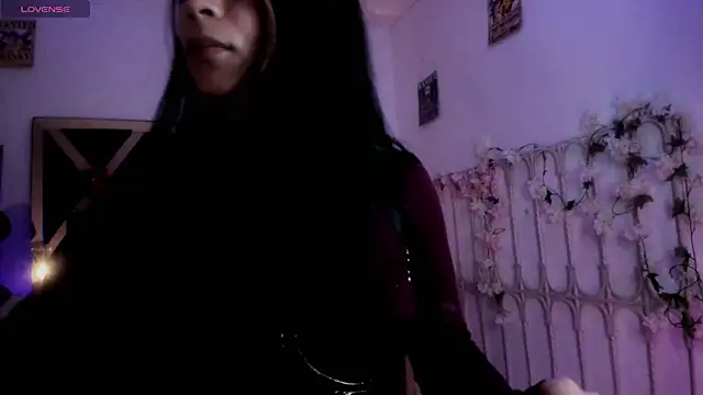 Snapshot of Minami_Nakamura chatting on April 2026 01:52:02 AM Minami Nakamura online show from April 2026 01:52:02 AM