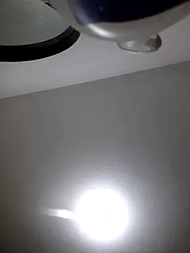 comcoroas online show from April 2026 12:00:02 AM