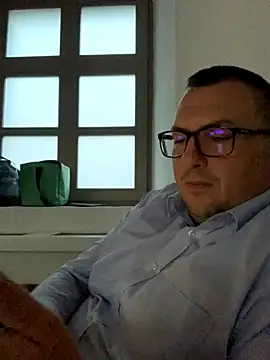 Mike8523 online show from October 2025 04:45:02 AM