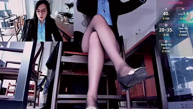 Snapshot of xixiya888 chatting on November 2025 01:05:01 AM xixiya888 online show from November 2025 01:05:01 AM