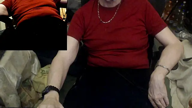 Snapshot of maxdaddy690 chatting on April 2026 07:25:02 PM maxdaddy690 online show from April 2026 07:25:02 PM