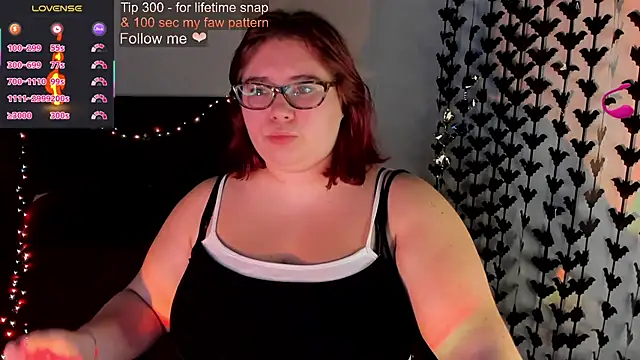 Lily lu one online show from October 2025 10:09:01 PM