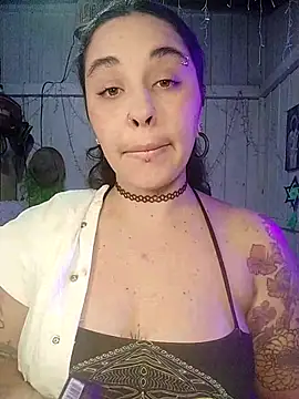 Fellyna online show from November 2025 01:56:02 PM