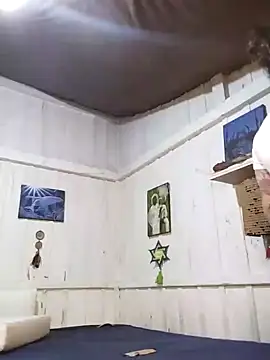 Fellyna online show from November 2025 05:08:01 PM