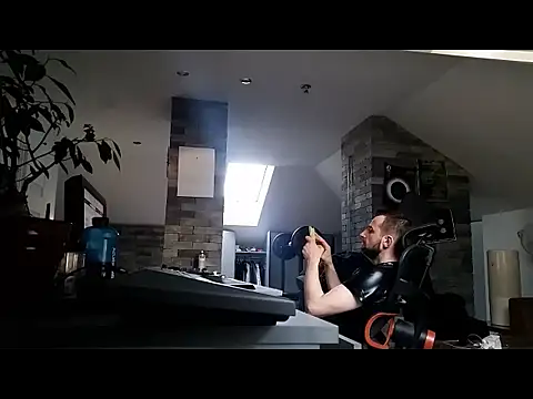 gryzoon online show from April 2026 04:30:01 AM