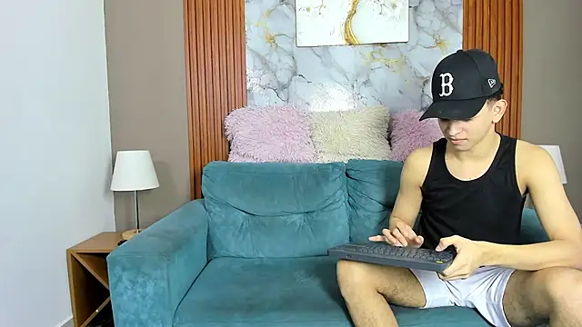 Snapshot of KING_OFF_BOYS chatting on April 2026 01:36:02 PM KING OFF BOYS online show from April 2026 01:36:02 PM
