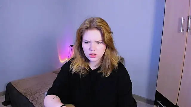 LaseyMoon online show from November 2025 01:39:01 AM