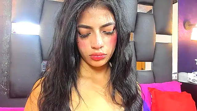 EMYCLARK01 online show from November 2025 02:11:02 AM