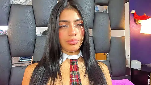 EMYCLARK01 online show from January 2026 03:42:02 AM