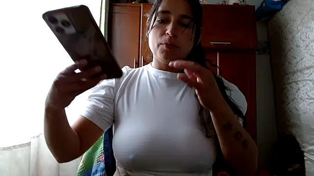 Snapshot of Escarcha-blue chatting on May 2026 07:42:01 PM Escarcha-blue online show from May 2026 07:42:01 PM